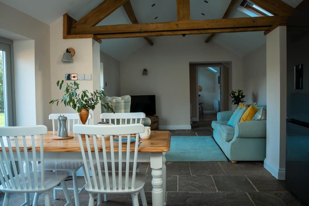 The Stables, Converted Barn Outside Сasa de vacaciones *