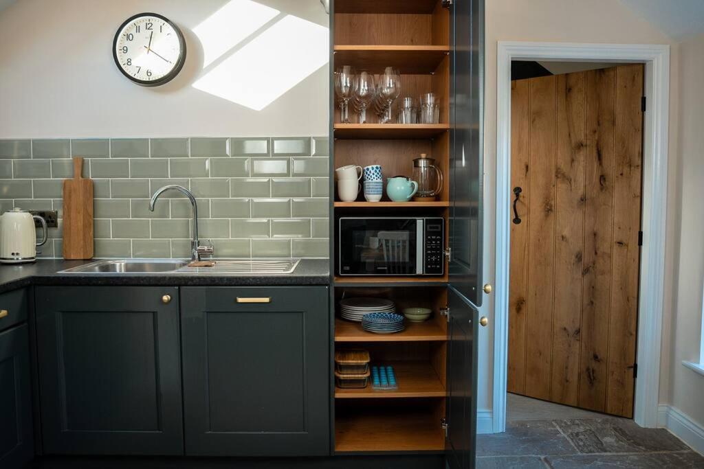 The Stables, Converted Barn Outside * York