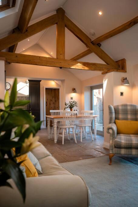 The Stables, Converted Barn Outside Сasa de vacaciones *